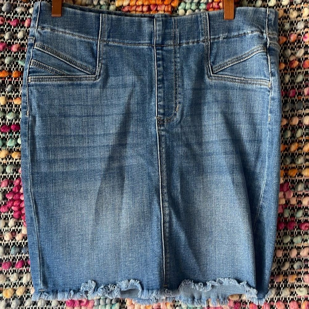 Great Liverpool Stretch denim skirt.